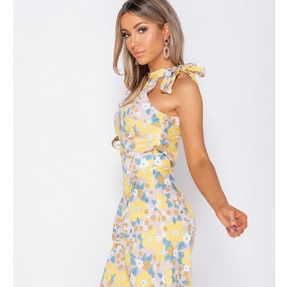 Floral Print Tie Neck Sleeveless Jumpsuit - Picture 4 of 9